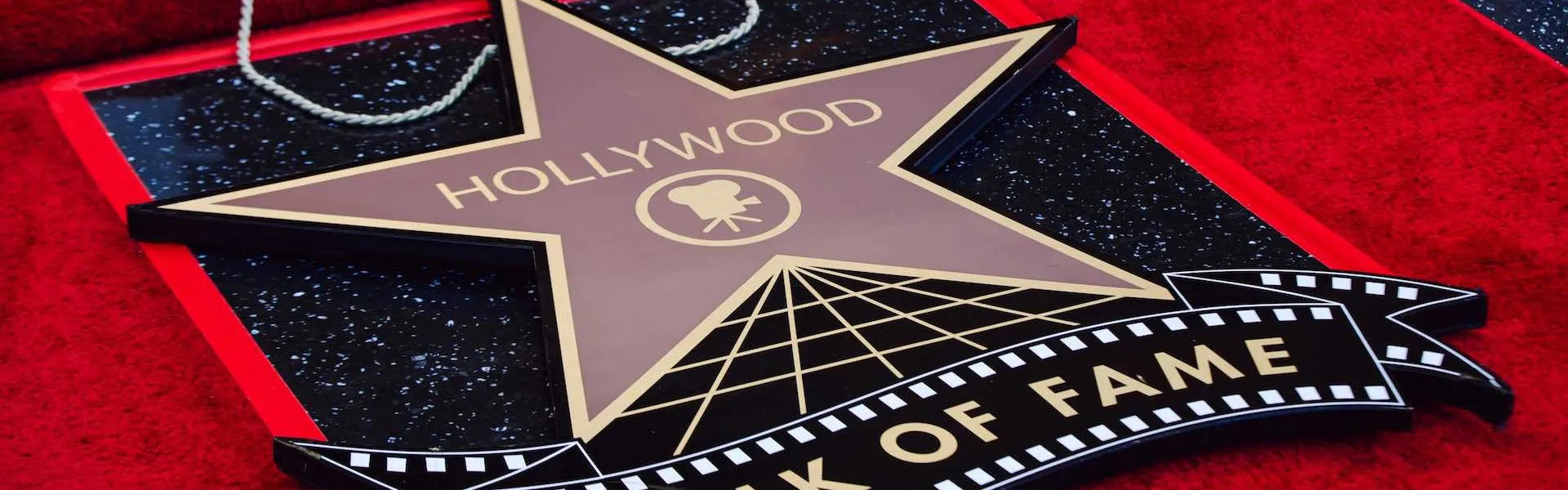 đ LĂ©gendes et icĂŽnes â Les stars du cinĂ©ma sous les projecteurs