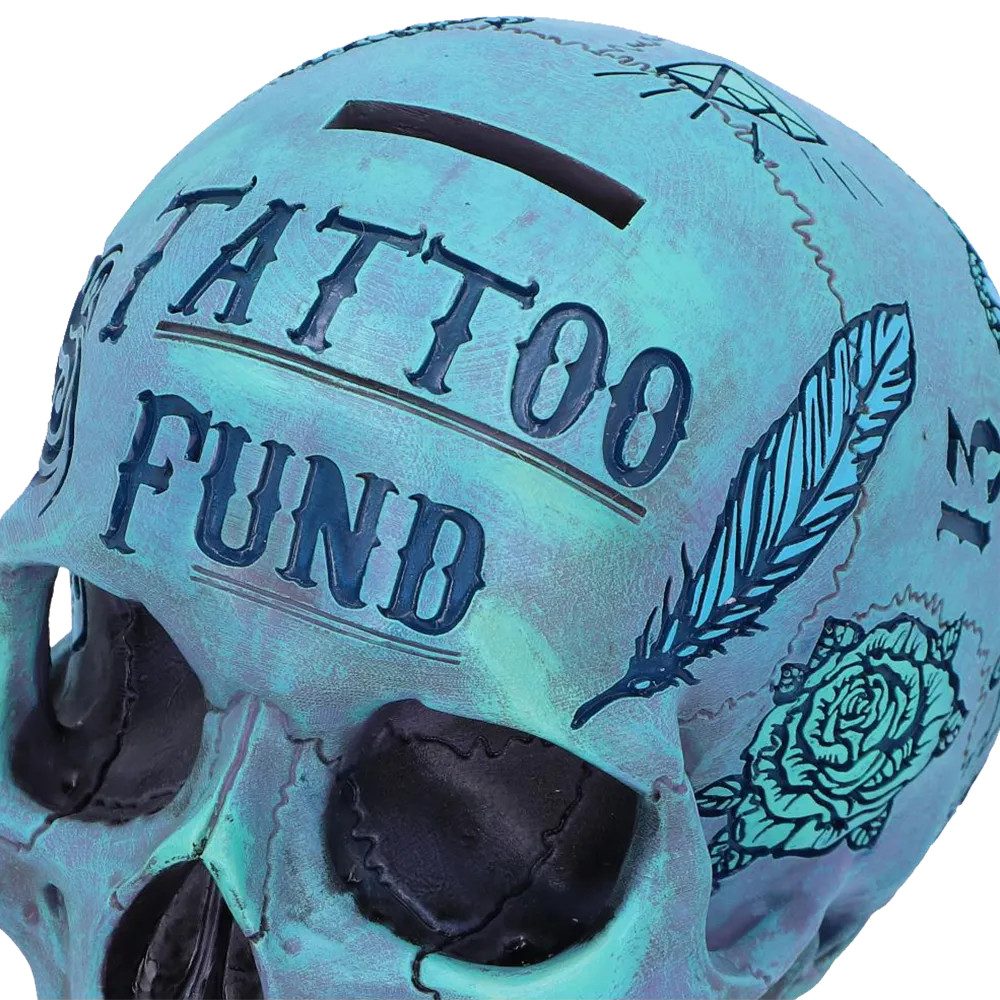 Détail de la fente à pièces sur le dessus du crâne Tattoo Fund