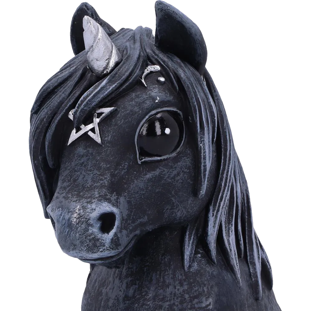 Gros plan figurine Culticorn Nemesis Now - tête de licorne noire avec corne et étoile argentée