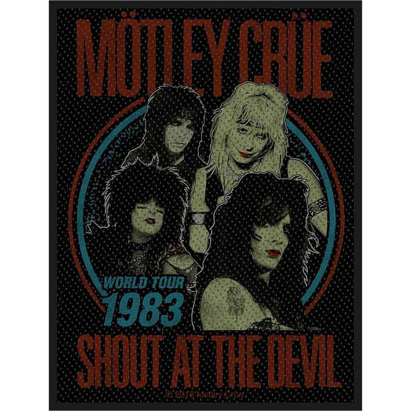 Patch à coudre officiel Mötley Crüe World Tour 1983 « Shout at the Devil » 7,5 × 10 cm avec portrait des membres du groupe | Official Mötley Crüe World Tour 1983 "Shout at the Devil" 7.5 × 10 cm sew-on patch featuring portraits of the band members