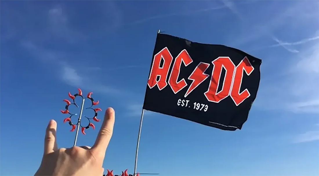 Les drapeaux de groupes, nouvelle tendance déco des fans de metal