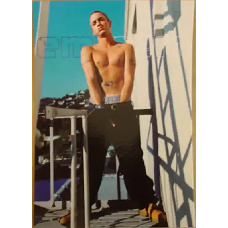 Carte postale Eminem torse nu
