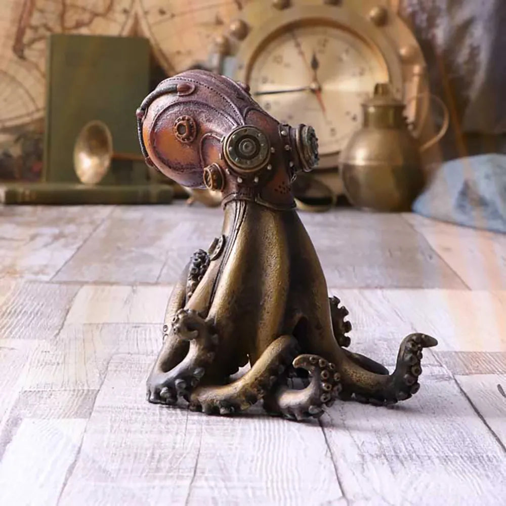 figurine poulpe steampunk doré Call of The Kraken posé sur une table