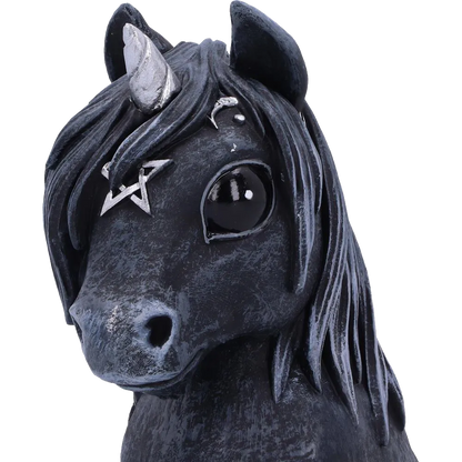 Gros plan figurine Culticorn Nemesis Now - tête de licorne noire avec corne et étoile argentée