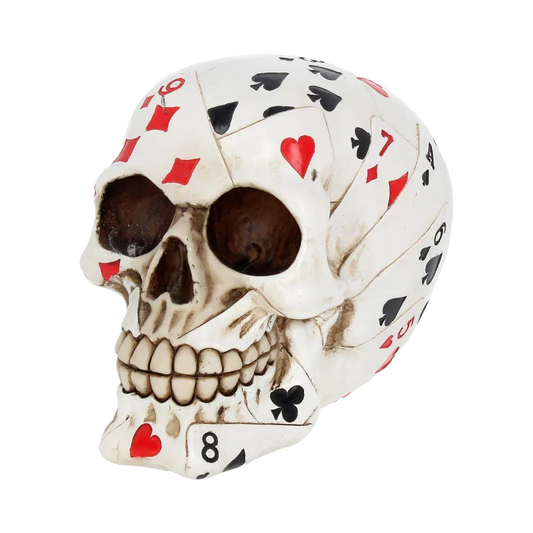 Crâne Dead Man’s Hand vu de face, détails des cartes rouges et noires
