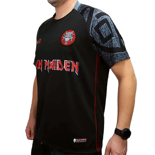 Maillot de football officiel Iron Maiden - Senjutsu (profil gauche) | Official Iron Maiden football shirt - Senjutsu (left profile)