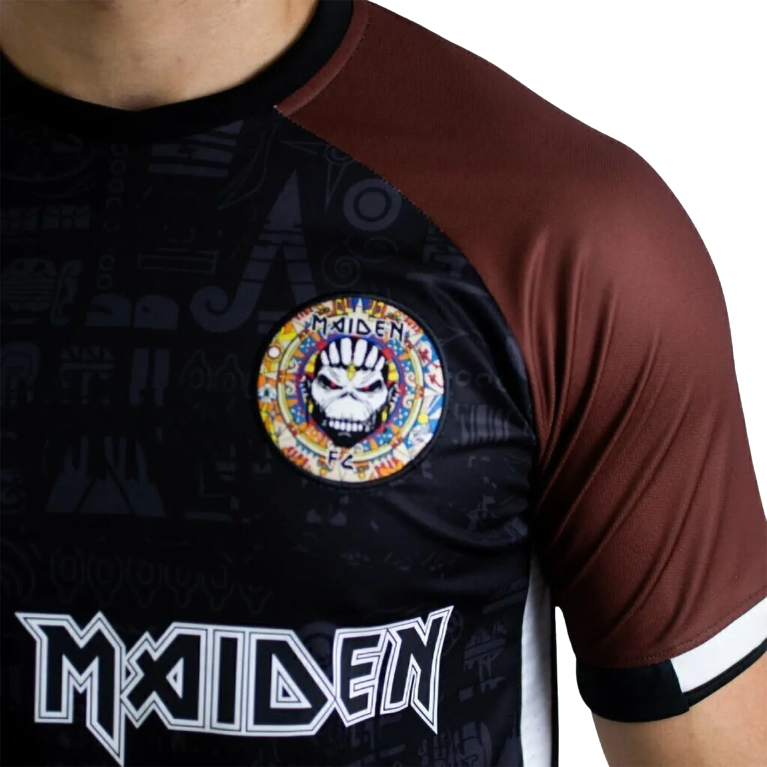 Écusson Maiden FC du maillot officiel Iron Maiden The Book Of Souls avec Eddie | Maiden FC badge on the official Iron Maiden The Book Of Souls football shirt featuring Eddie