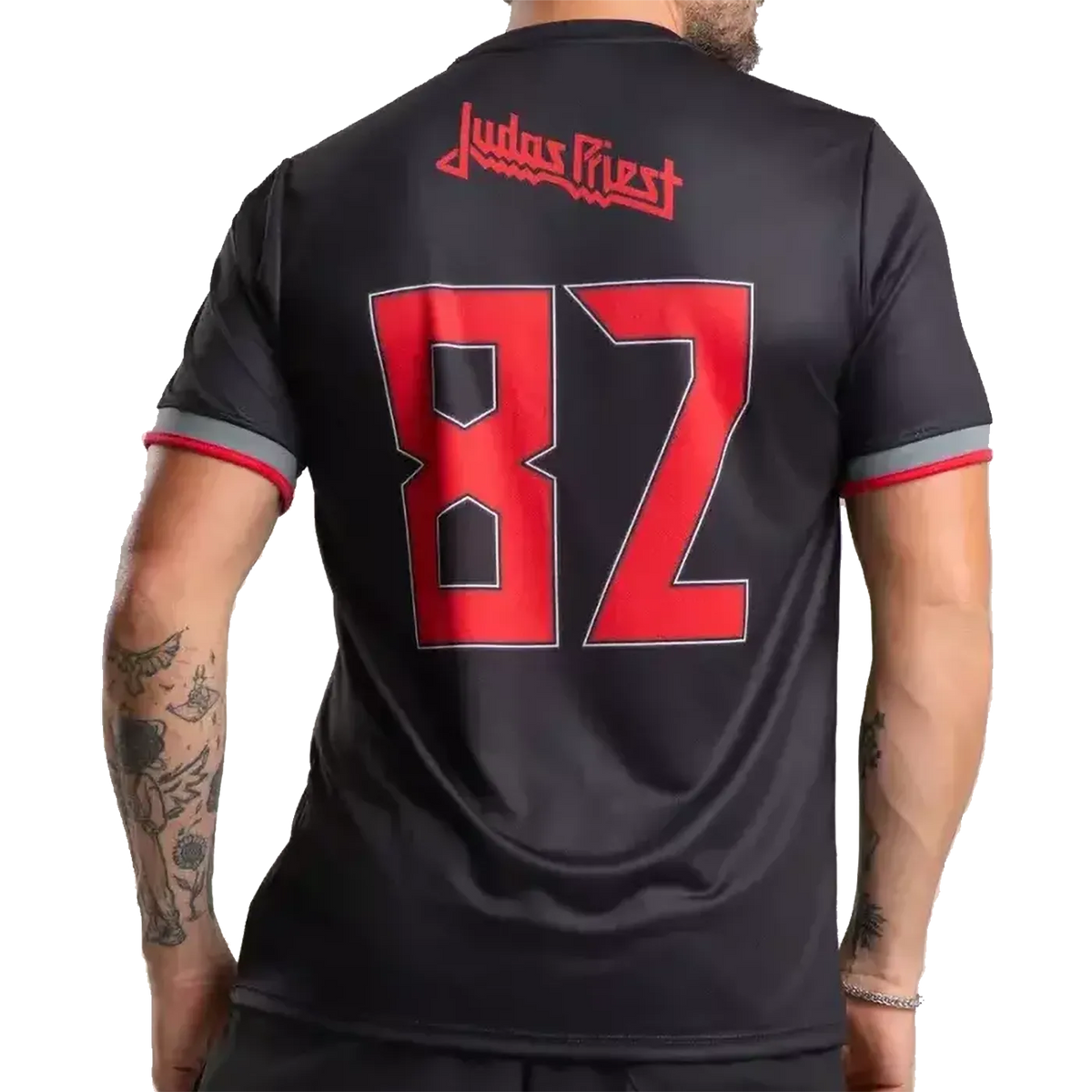 Maillot de football officiel Judas Priest Metal Gods – vue de dos avec logo Judas Priest et numéro 82 rouge | Official Judas Priest Metal Gods football shirt – back view with Judas Priest logo and red number 82