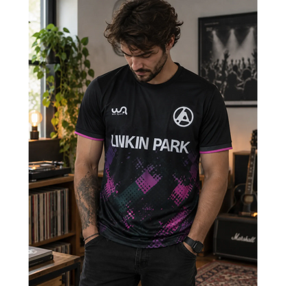 Maillot Linkin Park porté dans un intérieur rock | Linkin Park jersey worn in a rock interior