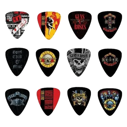 Ensemble de 12 médiators Guns n' Roses assortis, décorés de visuels divers | Set of 12 assorted Guns n' Roses guitar picks, decorated with various designs