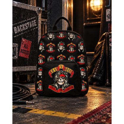 Mini sac à dos Guns N' Roses Appetite for Destruction noir à motifs crâne en décor rock | Guns N' Roses Appetite for Destruction black mini backpack with skull pattern in a rock setting