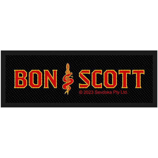 Patch officiel Bon Scott Brother Snake avec le tatouage Snake & Dagger entre les lettres rouges BON et SCOTT | Official Bon Scott Brother Snake patch featuring the Snake & Dagger tattoo between the red BON and SCOTT lettering