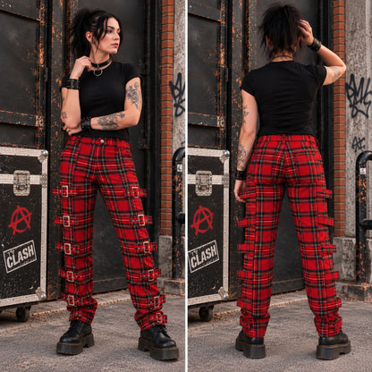 Pantalon punk tartan rouge à sangles et boucles métalliques – vues face et dos
| Red tartan punk trousers with straps and metal buckles – front and back views