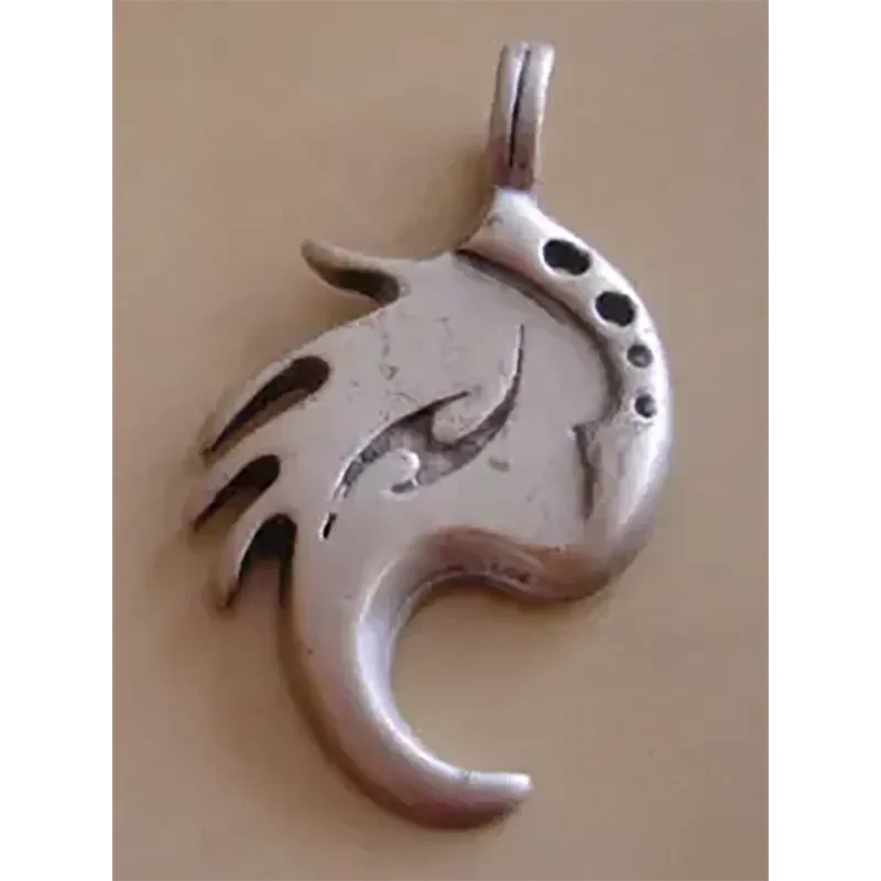 Pendentif [surfeur]