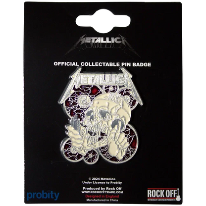 Pin's Metallica - The Shortest Straw présenté sur carte Rock Off - badge rouge et noir sous licence 2024