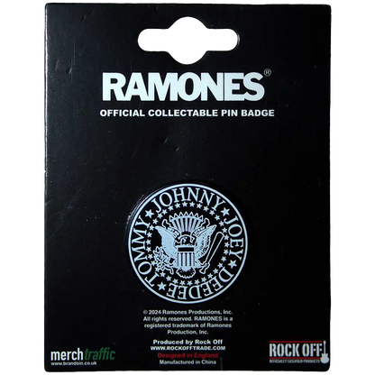 Pin's officiel Ramones présenté sur carte Rock Off sous licence Ramones Productions Ltd 2024 | Official Ramones badge pin shown on Rock Off card, licensed Ramones Productions Ltd 2024