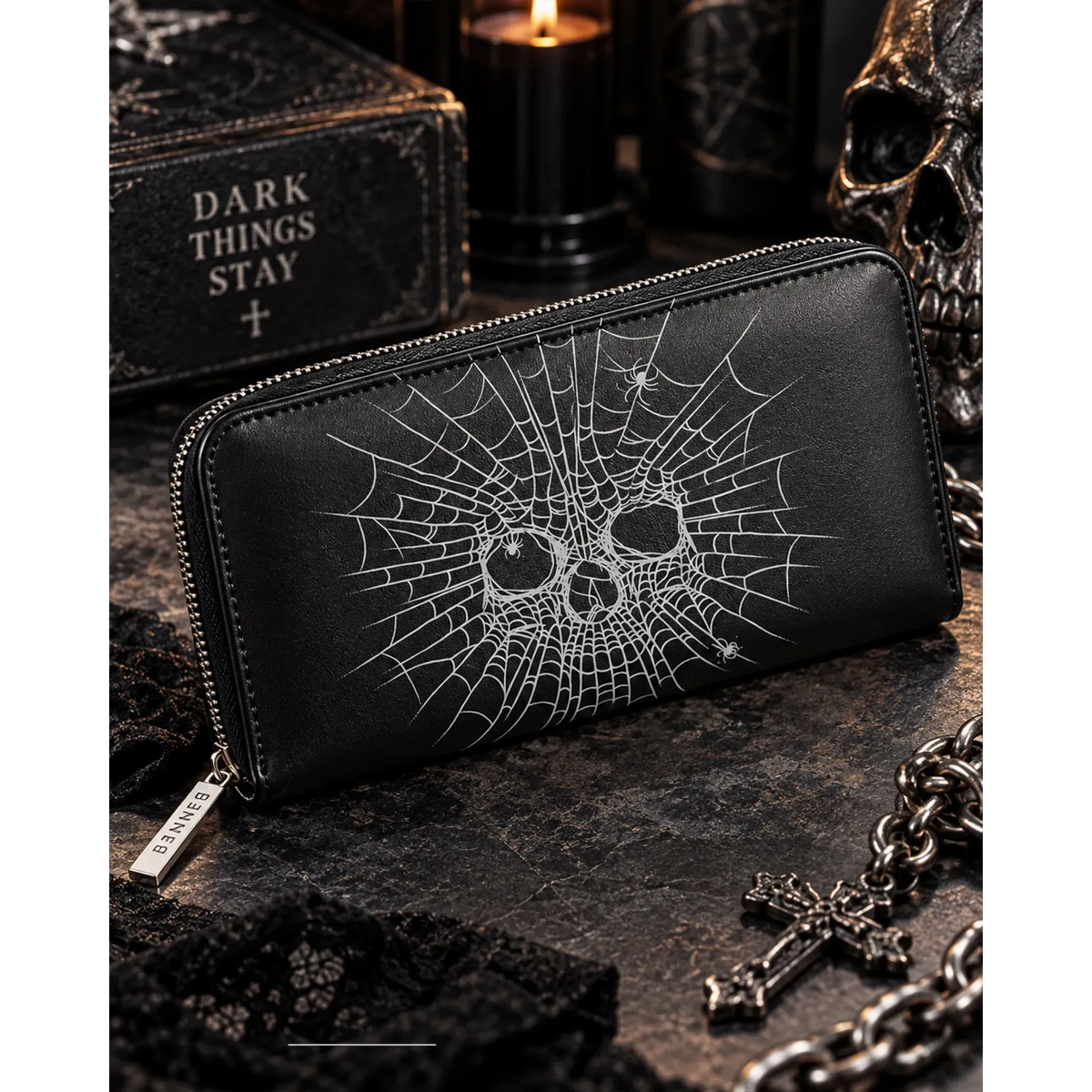 Portefeuille Banned Alternative Illusionary présenté en situation | Banned Alternative Illusionary wallet shown in a lifestyle setting