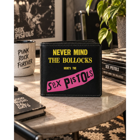 Portefeuille Sex Pistols Never Mind the Bollocks Rocksax présenté en situation | Sex Pistols Never Mind the Bollocks Rocksax wallet shown in a lifestyle setting