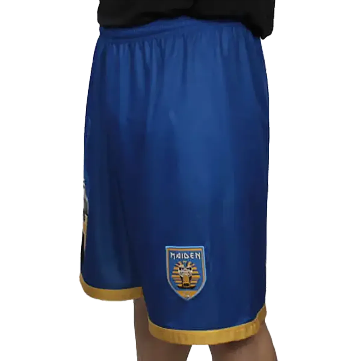 Vue côté droit du short Iron Maiden bleu avec liseré doré et logo écusson égyptien