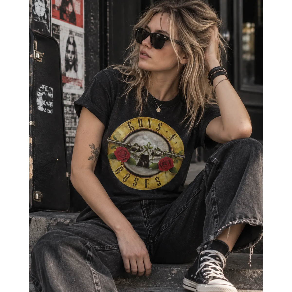 T-shirt Guns N' Roses Logo porté en extérieur | Guns N' Roses Logo T-shirt worn outdoors