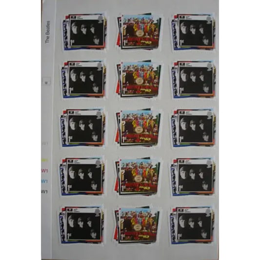 Planche de 30 timbres Beatles - Sgt Pepper/Fab four (gros plan)