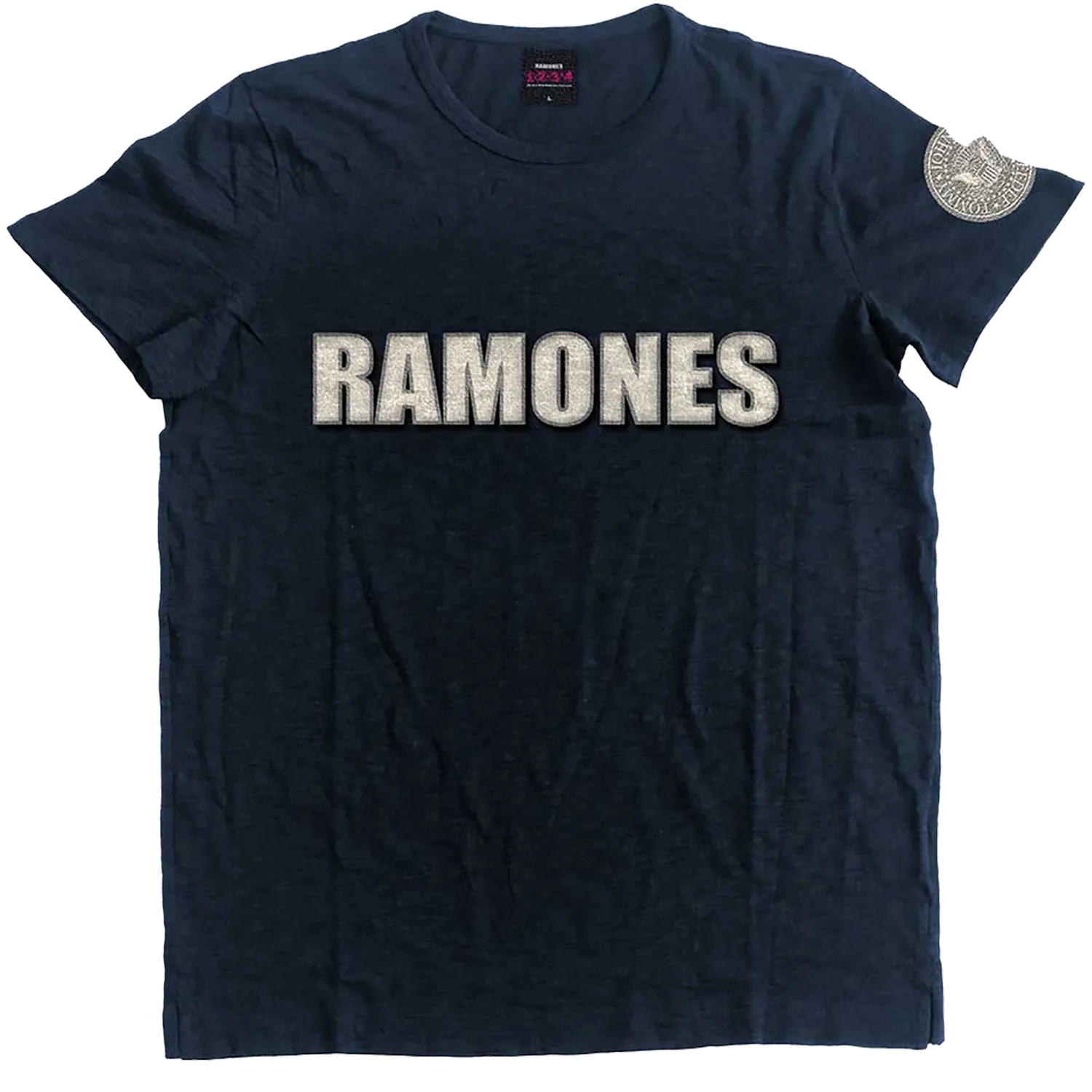 T-shirt officiel Ramones noir avec logo brodé gris et écusson rond sur la manche | Official black Ramones T-shirt with grey embroidered logo and round sleeve patch